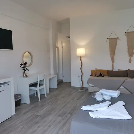 Hotel Galazio & Batsi (Andros)